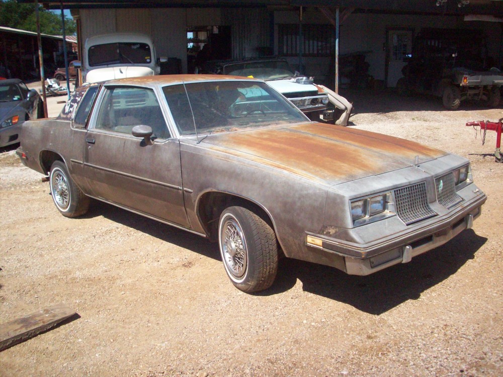 Curbside Musings: 1983 Oldsmobile Cutlass Supreme - Ups & Downs